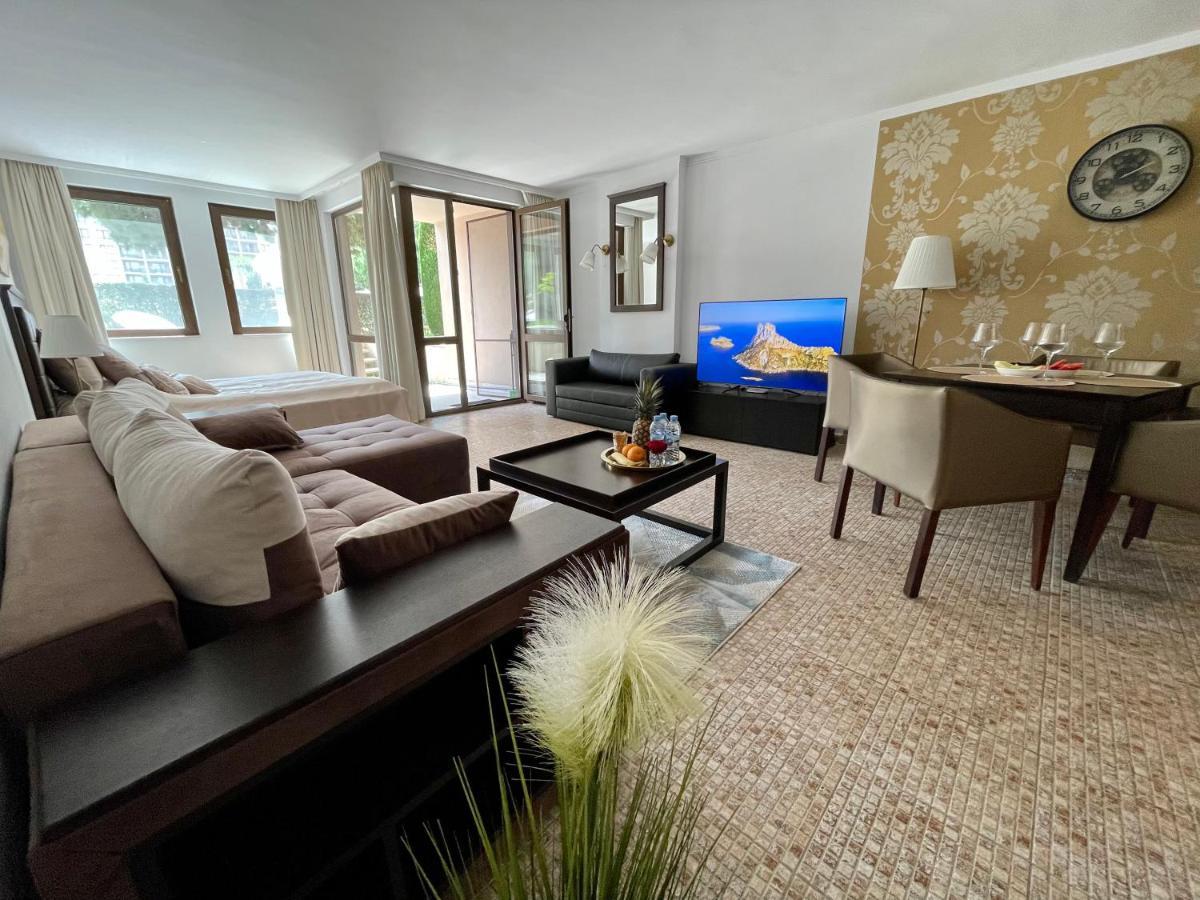Royal Beach Apartments - 5M To Pool, 100M To Beach Солнечный берег Экстерьер фото