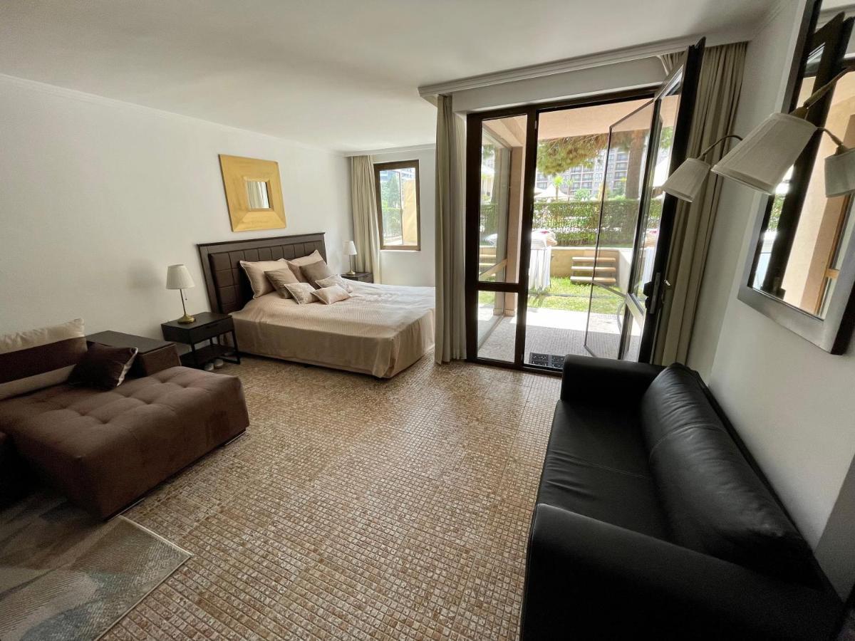 Royal Beach Apartments - 5M To Pool, 100M To Beach Солнечный берег Экстерьер фото